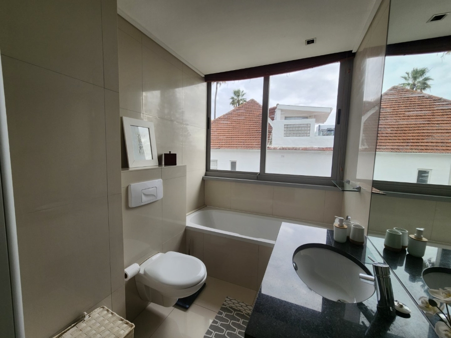 To Let 3 Bedroom Property for Rent in Green Point Western Cape